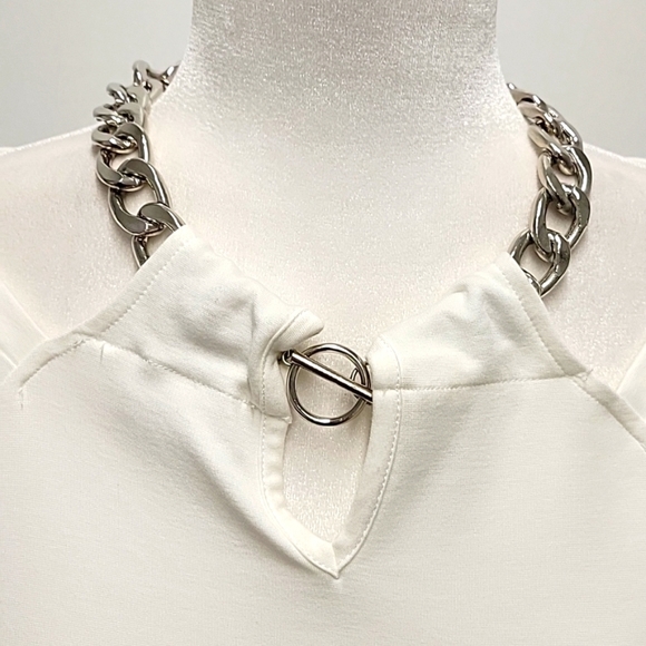 Duette NYC Top/Blouse White w/Silver Chain at Neck Belled Half Sleeves Size XS - Picture 2 of 9